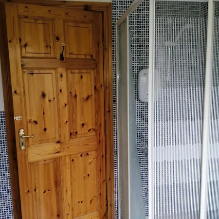 West Cork Private Bedroom Клонакилти