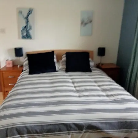 Апартаменты West Cork Private Bedroom *