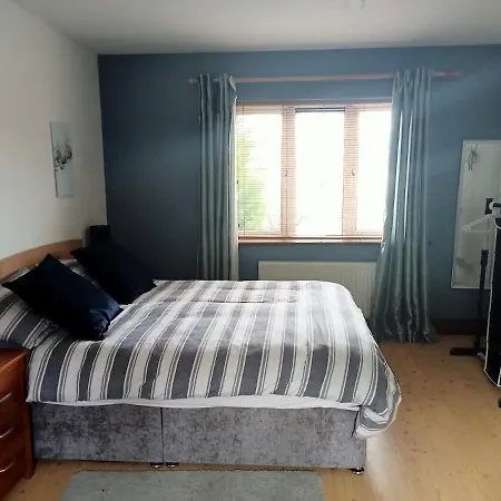 West Cork Private Bedroom Апартаменты Клонакилти