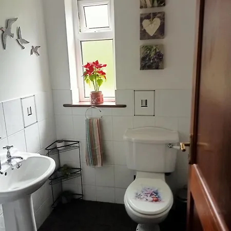 Апартаменты West Cork Private Bedroom *